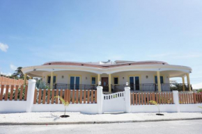 Breezy LR GND Floor Apt Higher Heights, Barbados